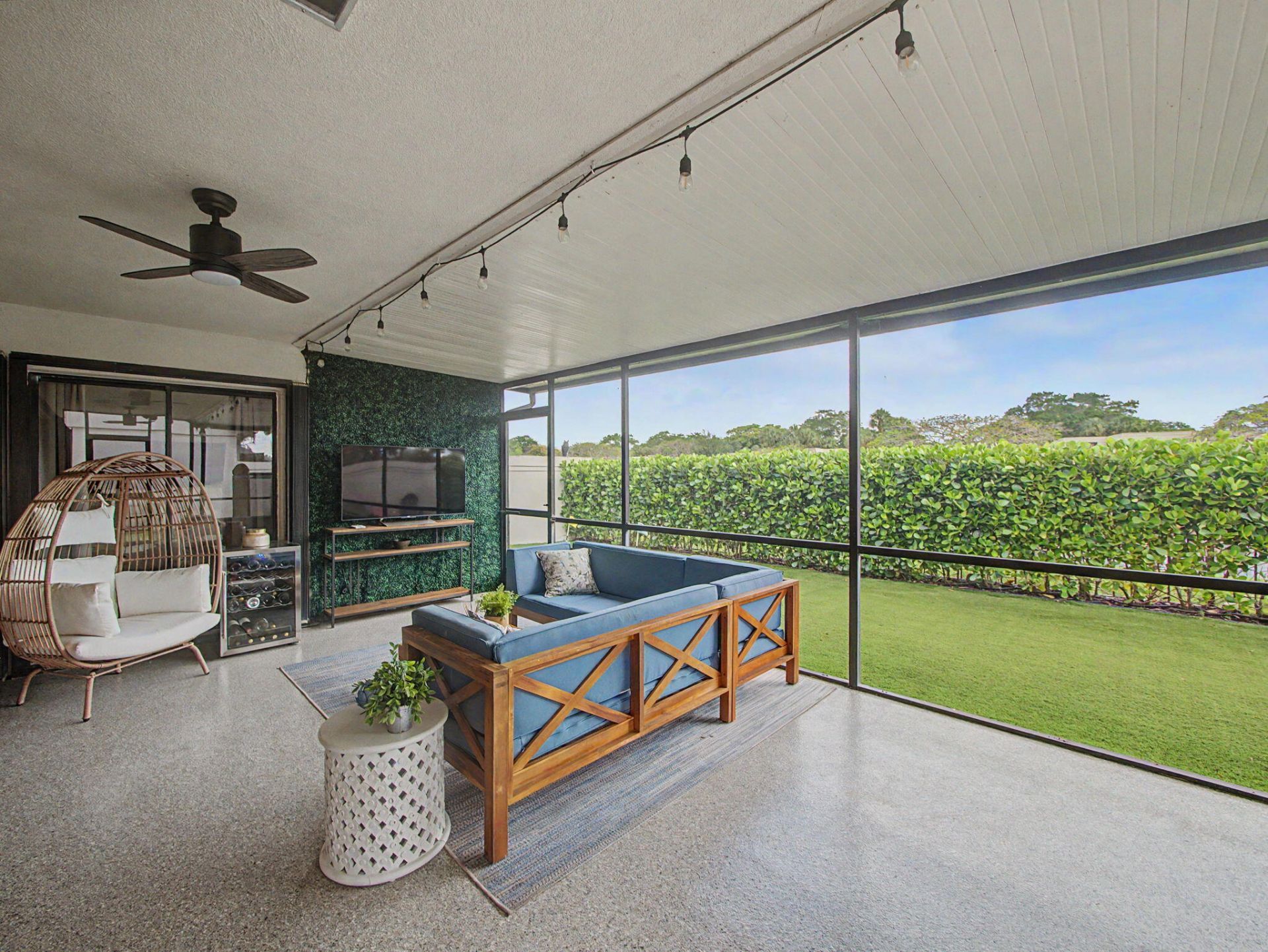 2631 Mohawk Circle, West Palm Beach, FL 33409 Photo