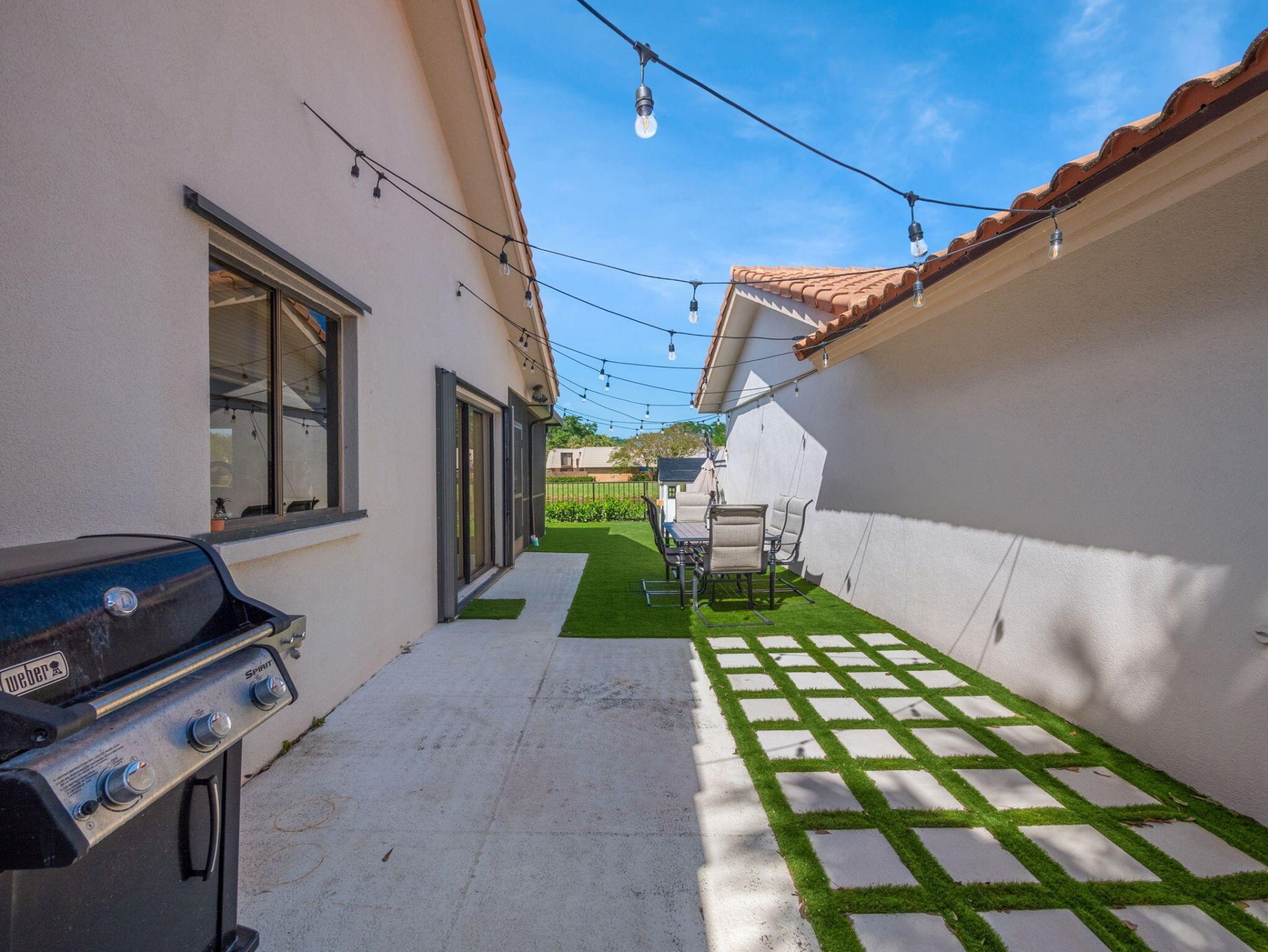 2631 Mohawk Circle, West Palm Beach, FL 33409 Photo