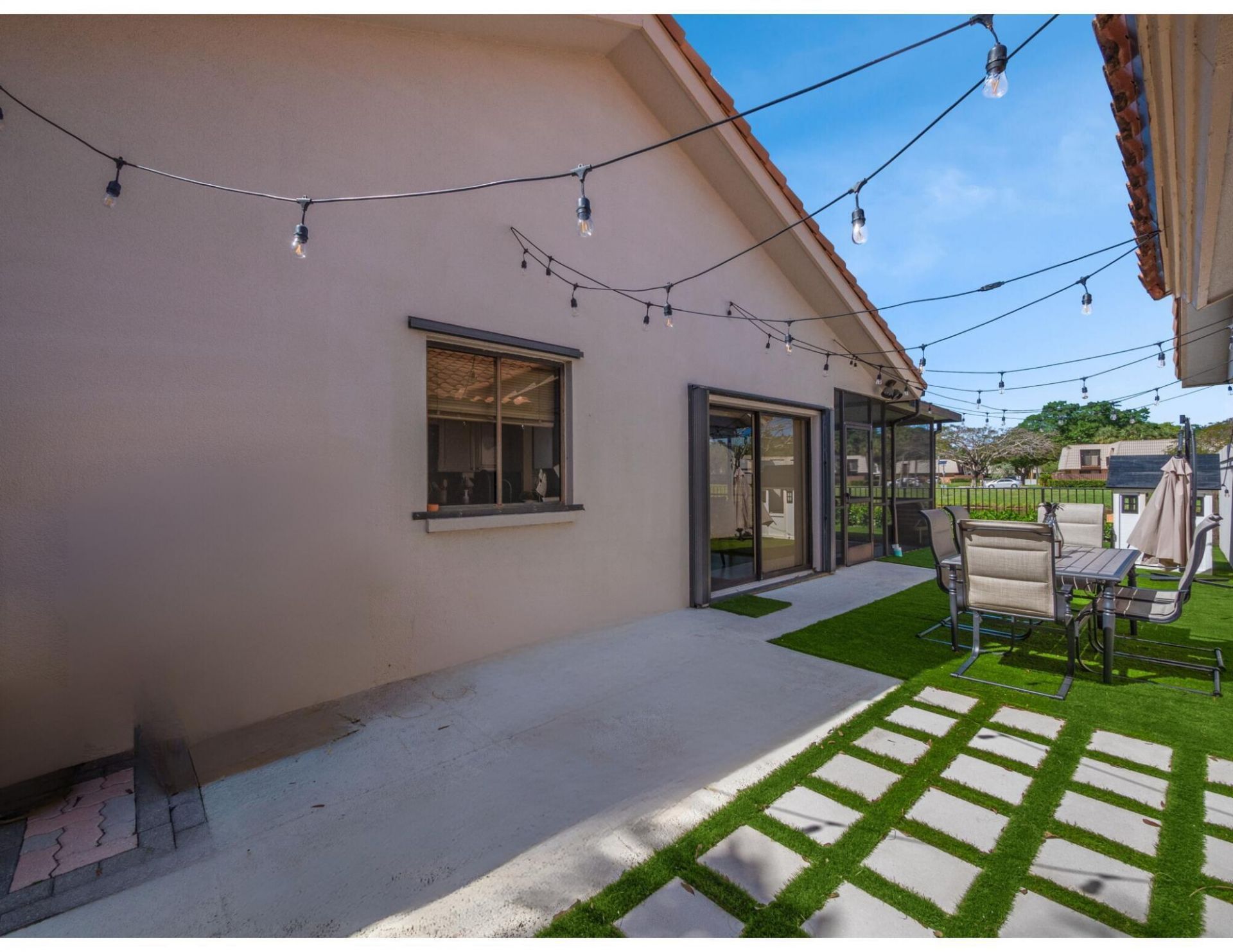 2631 Mohawk Circle, West Palm Beach, FL 33409 Photo