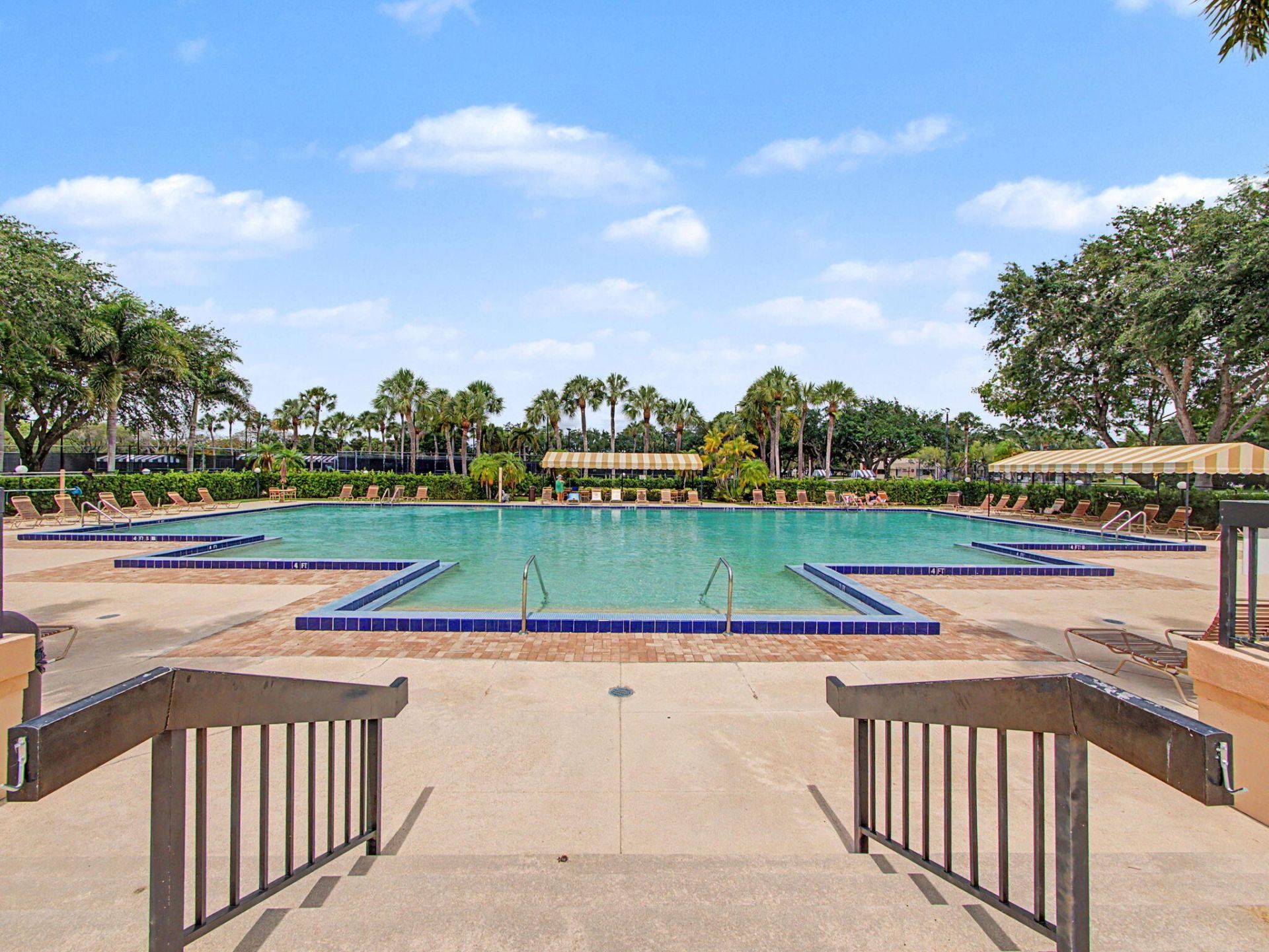 2631 Mohawk Circle, West Palm Beach, FL 33409 Photo