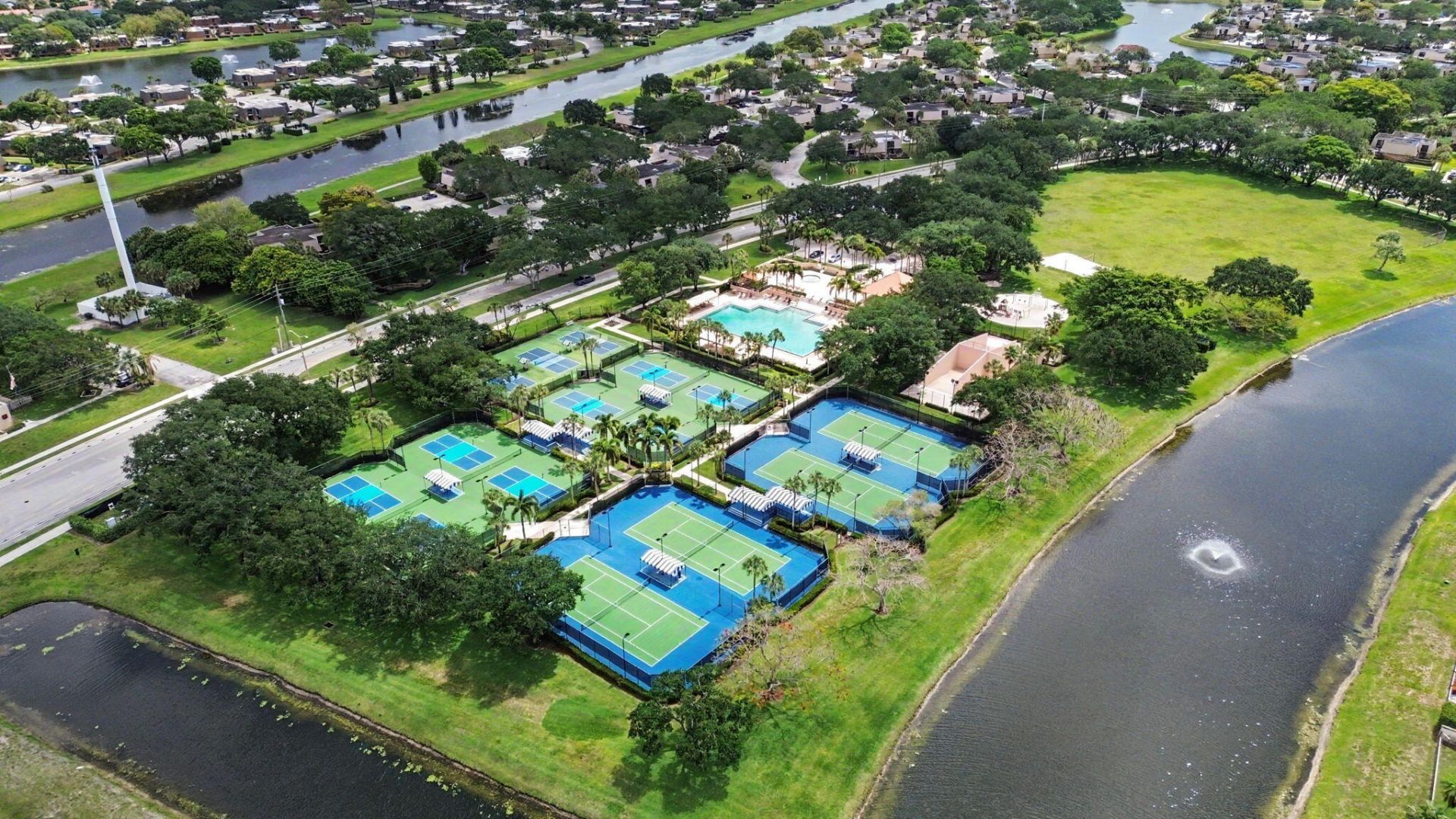 2631 Mohawk Circle, West Palm Beach, FL 33409 Photo