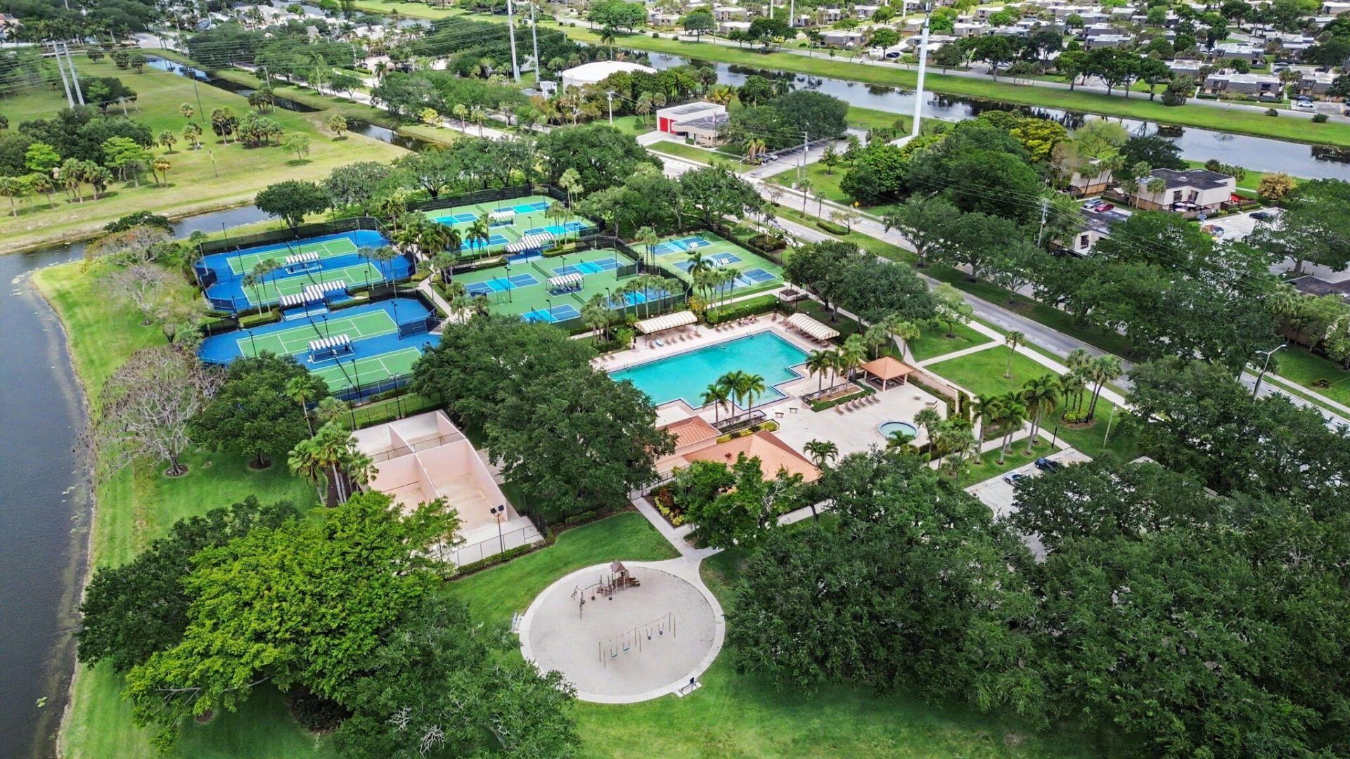 2631 Mohawk Circle, West Palm Beach, FL 33409 Photo