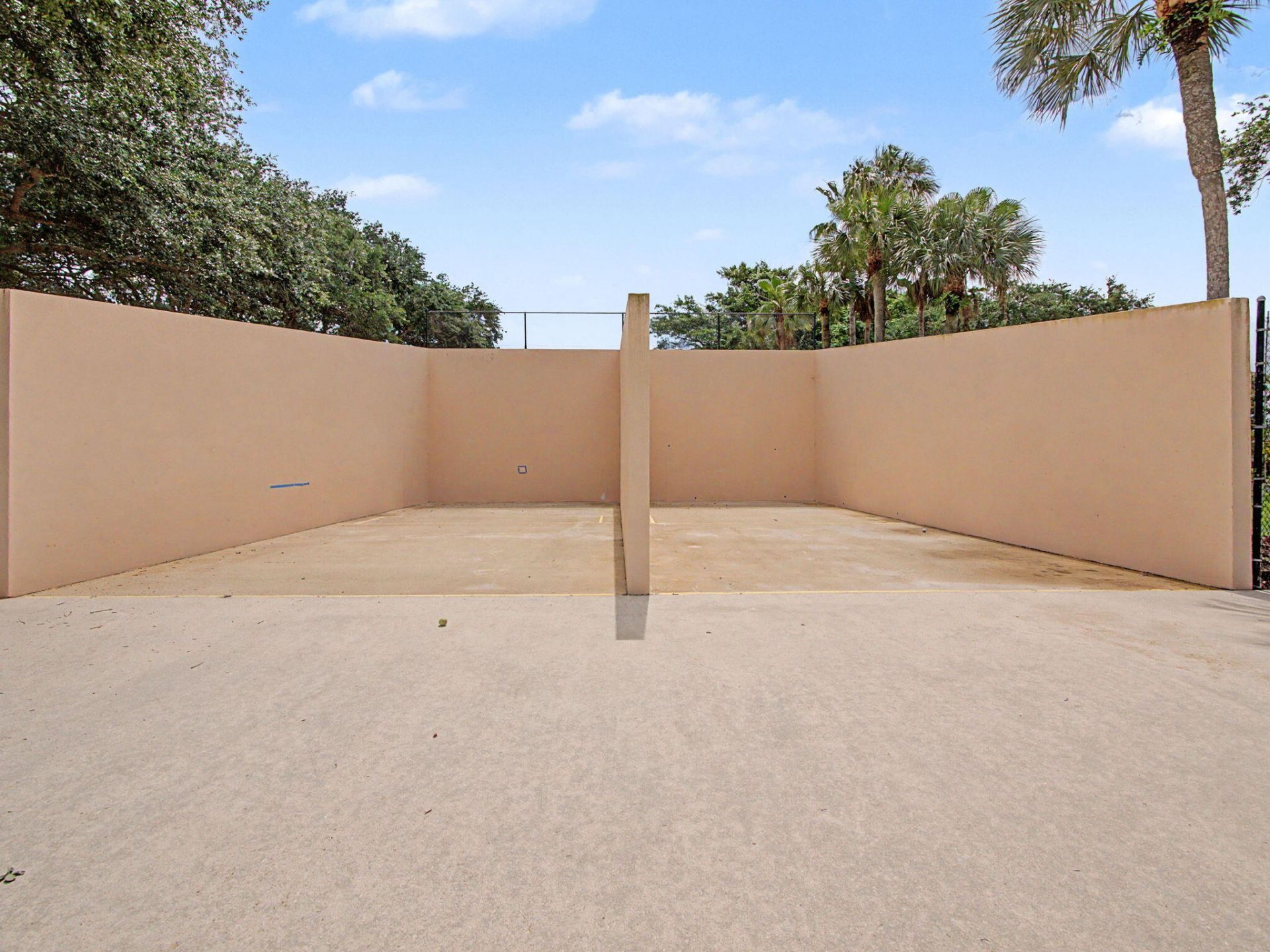 2631 Mohawk Circle, West Palm Beach, FL 33409 Photo