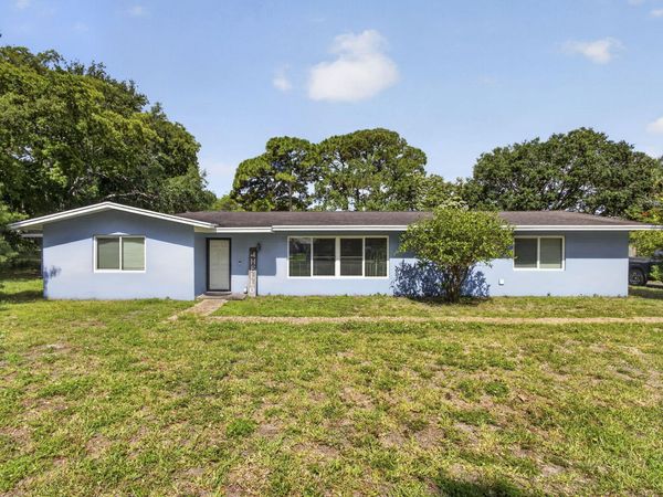 8669 Nashua Drive, Palm Beach Gardens, FL 33418
