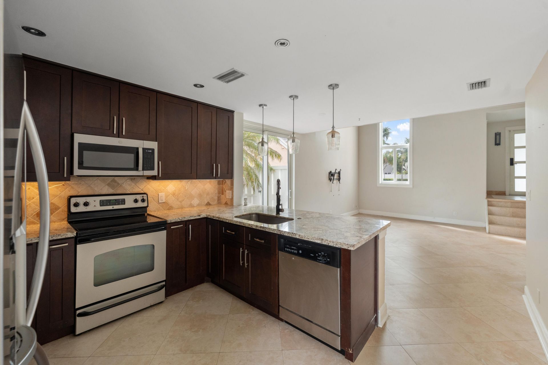 9859 NW 2nd Street, Plantation, FL 33324 Photo