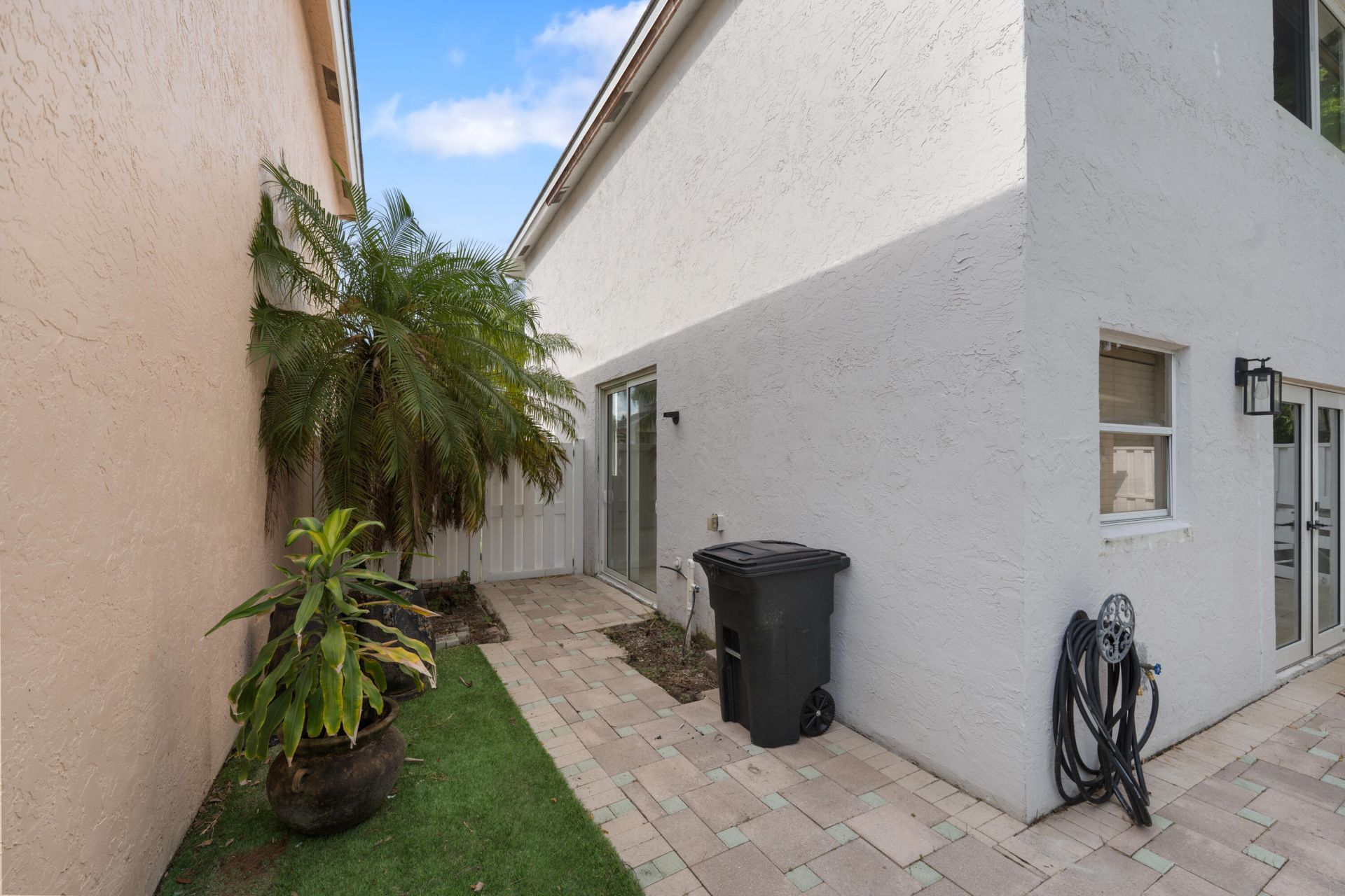 9859 NW 2nd Street, Plantation, FL 33324 Photo