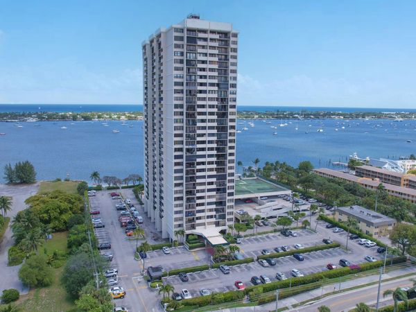5600 N Flagler Drive, Unit 1502, West Palm Beach, FL 33407