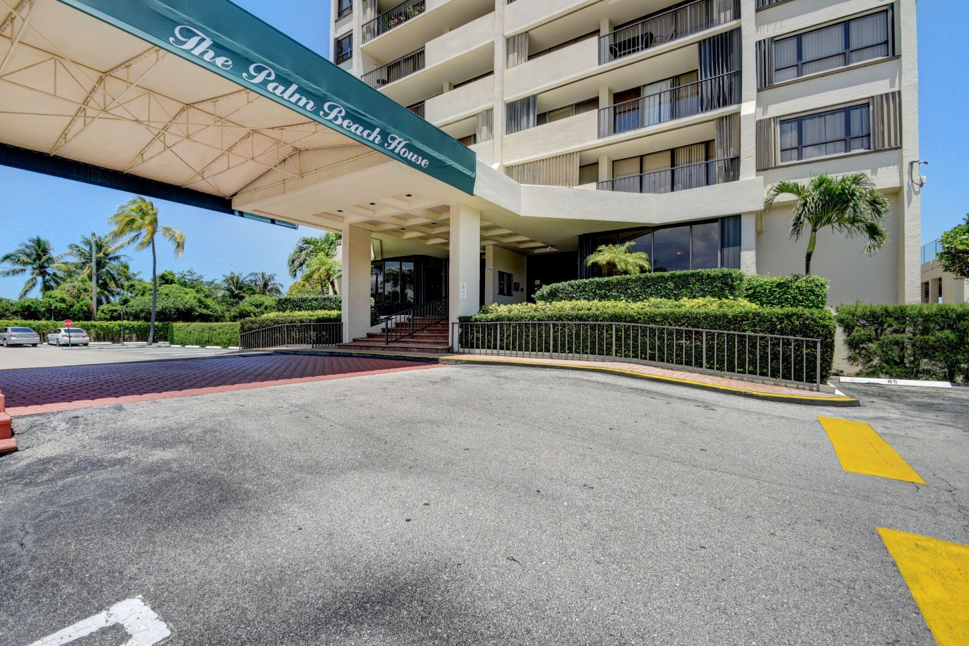 5600 N Flagler Drive, Unit 1502, West Palm Beach, FL 33407 Photo