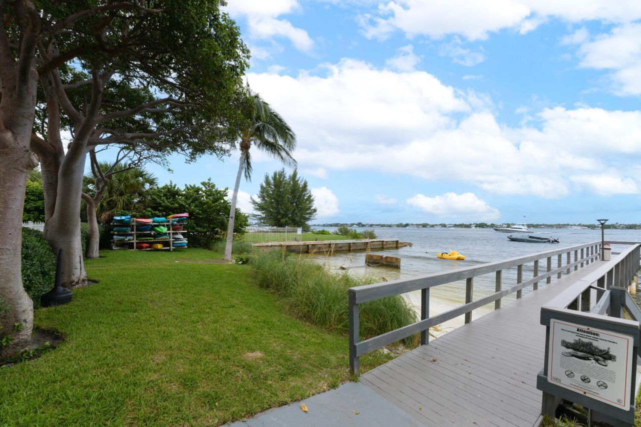 5600 N Flagler Drive, Unit 1502, West Palm Beach, FL 33407 Photo