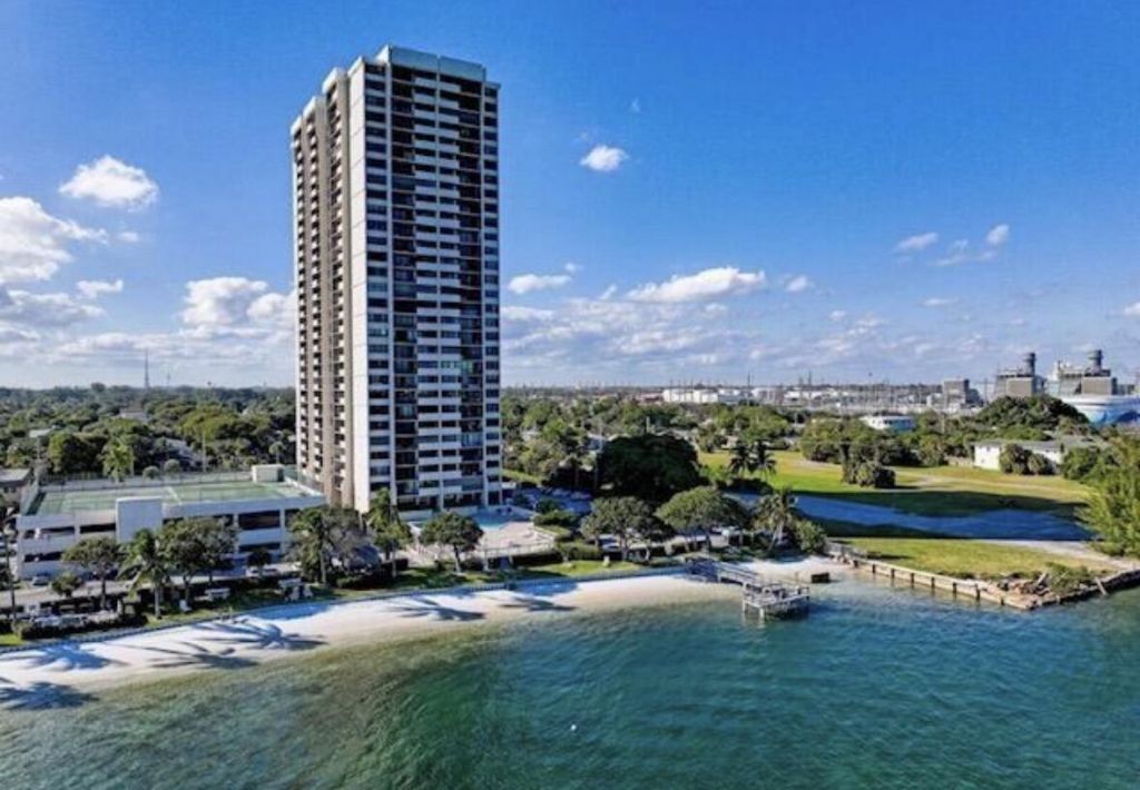 5600 N Flagler Drive, Unit 1502, West Palm Beach, FL 33407 Photo