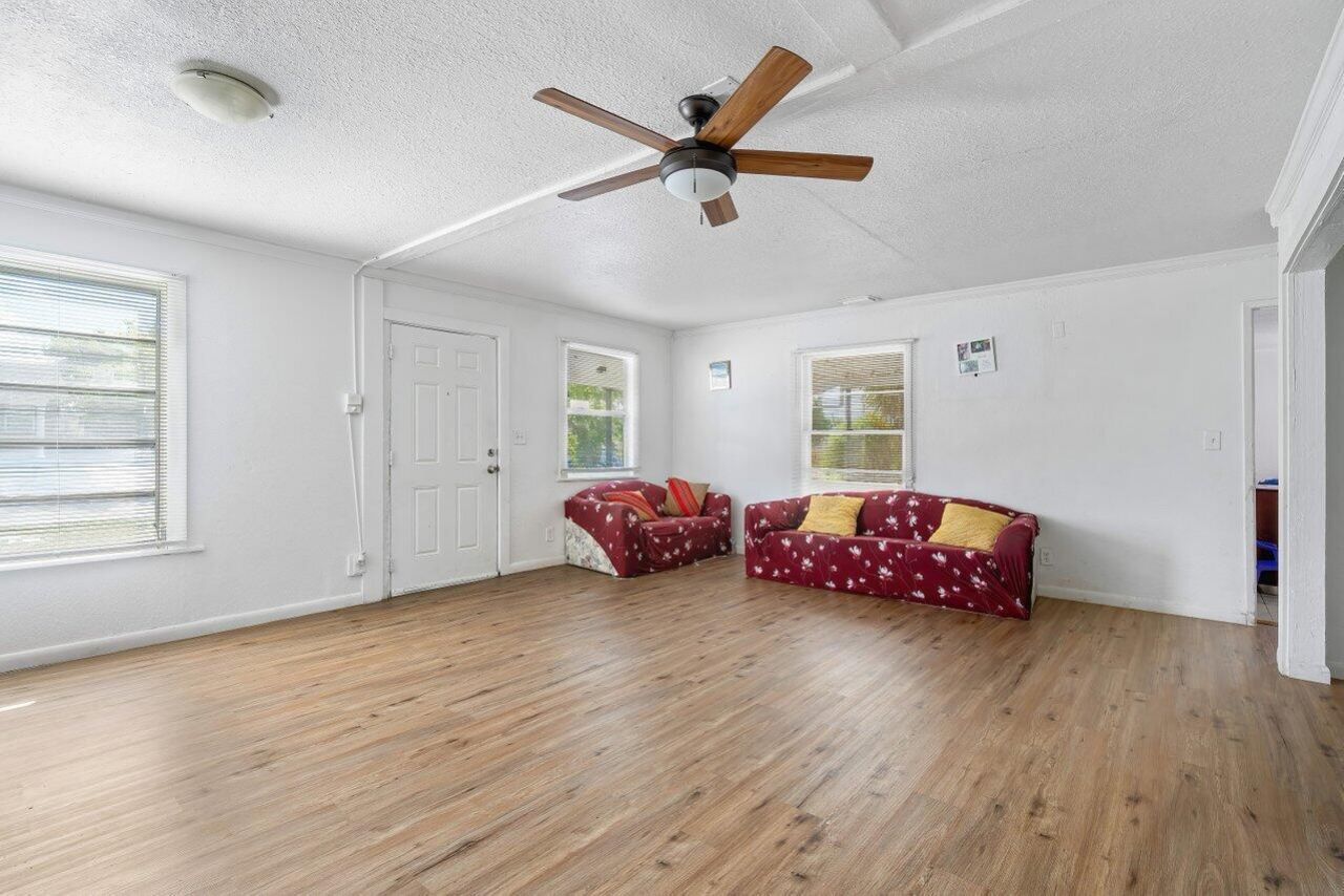 921 43rd Street, West Palm Beach, FL 33407 Photo