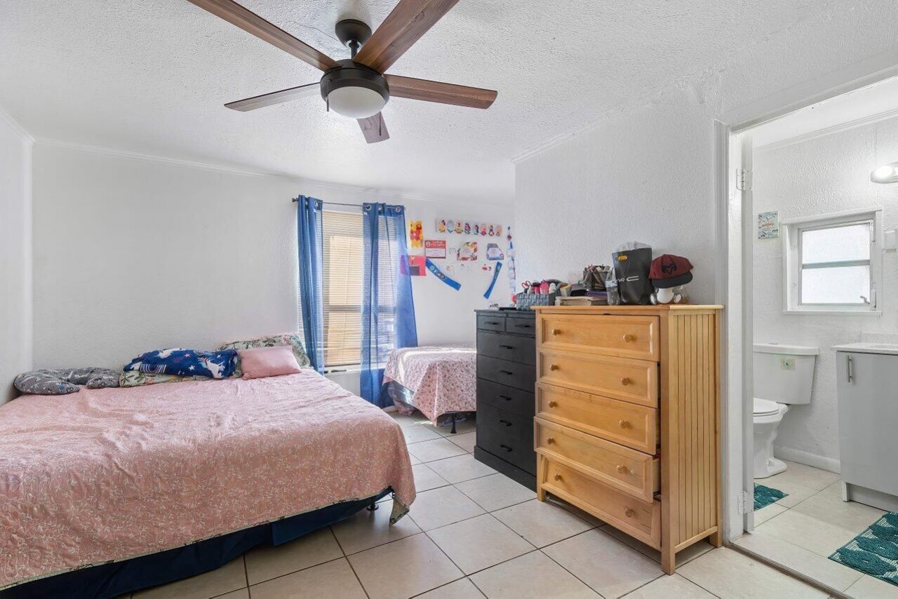 921 43rd Street, West Palm Beach, FL 33407 Photo