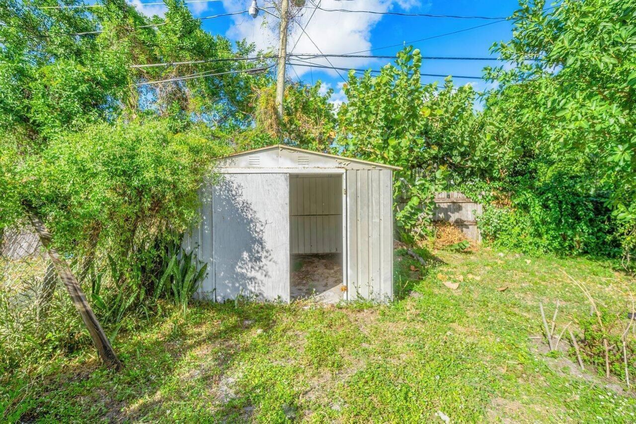 921 43rd Street, West Palm Beach, FL 33407 Photo