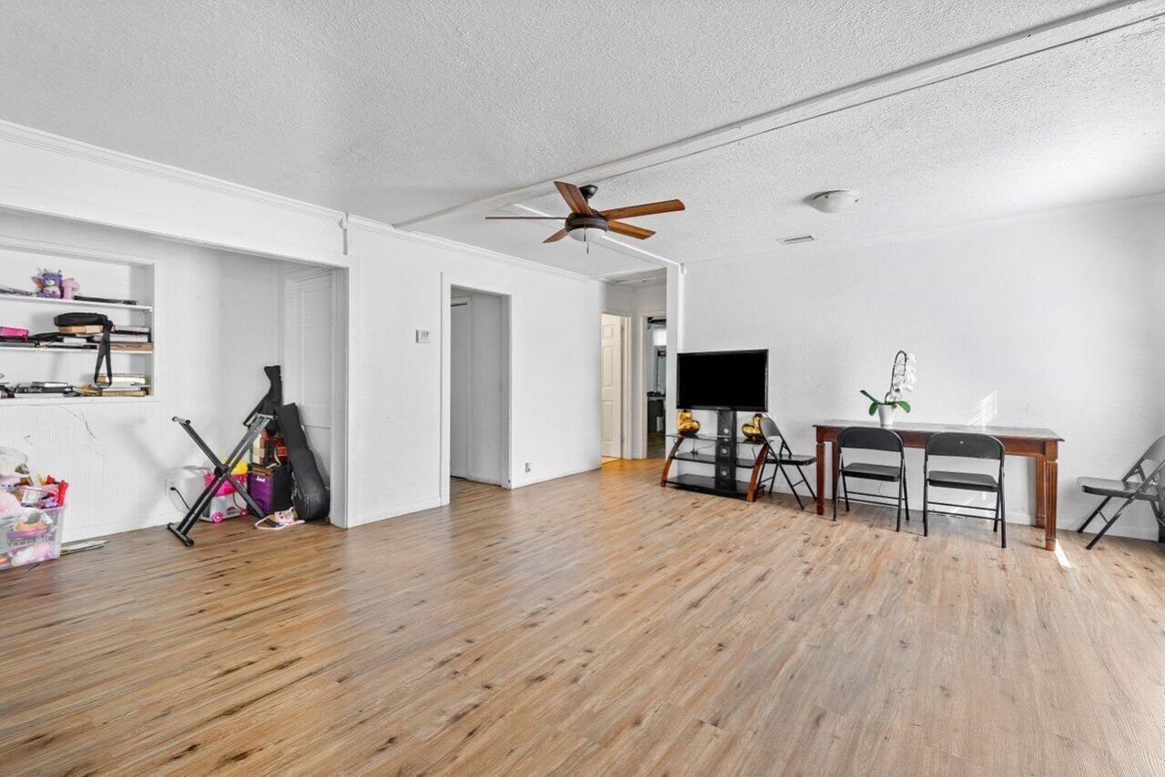 921 43rd Street, West Palm Beach, FL 33407 Photo