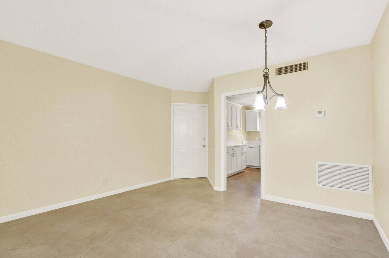9 Westwood Avenue, Unit 102b, Tequesta, FL 33469 Photo