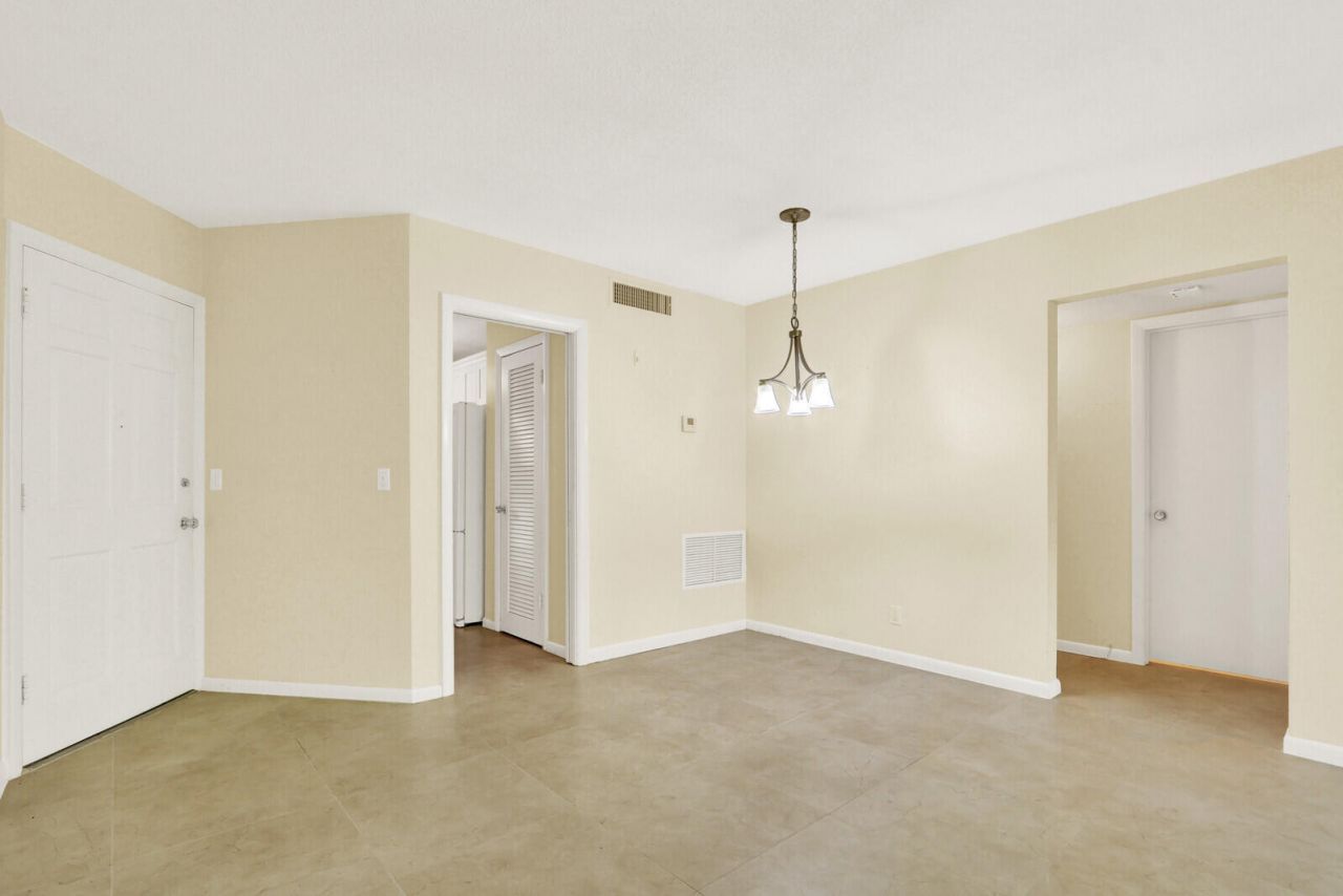 9 Westwood Avenue, Unit 102b, Tequesta, FL 33469 Photo