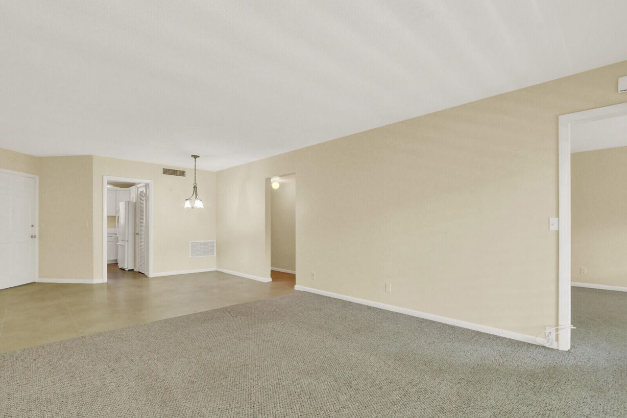 9 Westwood Avenue, Unit 102b, Tequesta, FL 33469 Photo