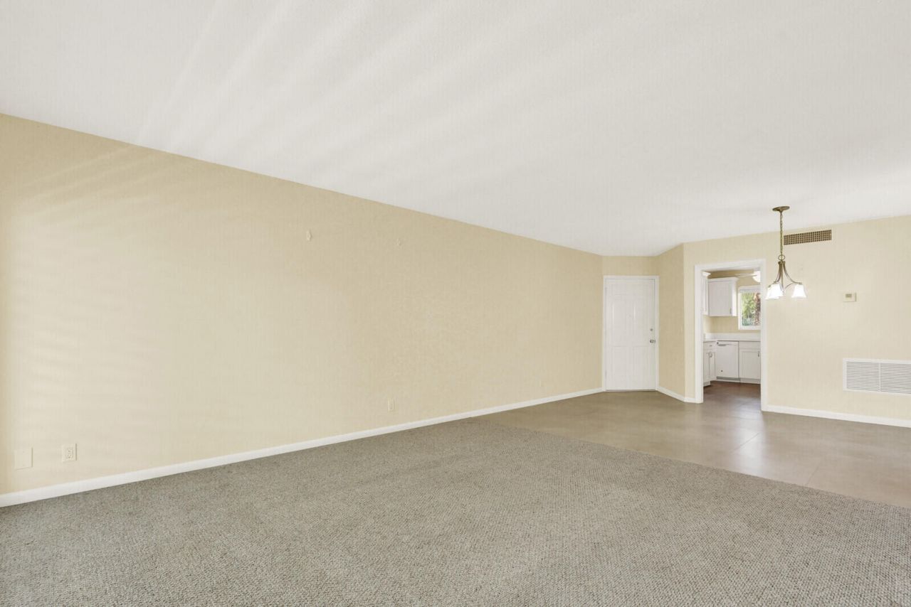 9 Westwood Avenue, Unit 102b, Tequesta, FL 33469 Photo