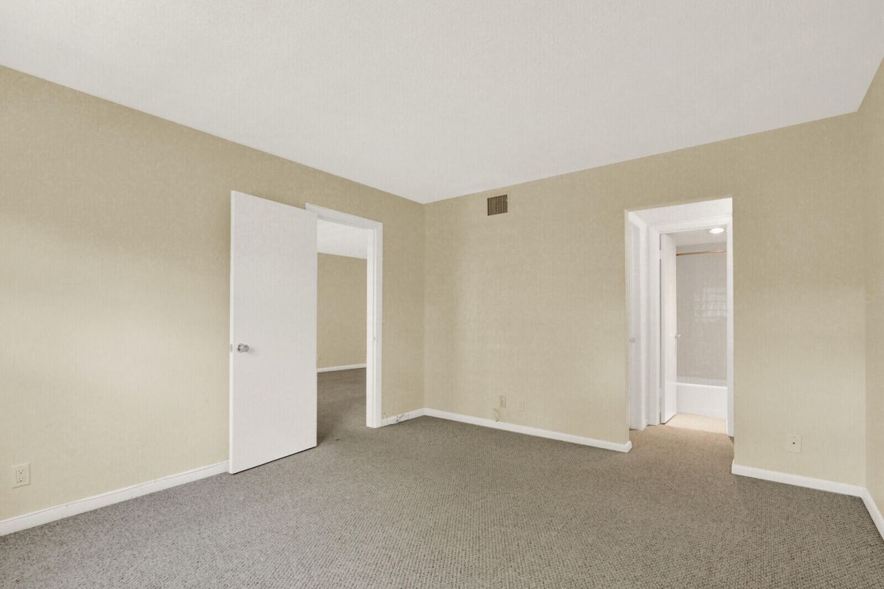 9 Westwood Avenue, Unit 102b, Tequesta, FL 33469 Photo