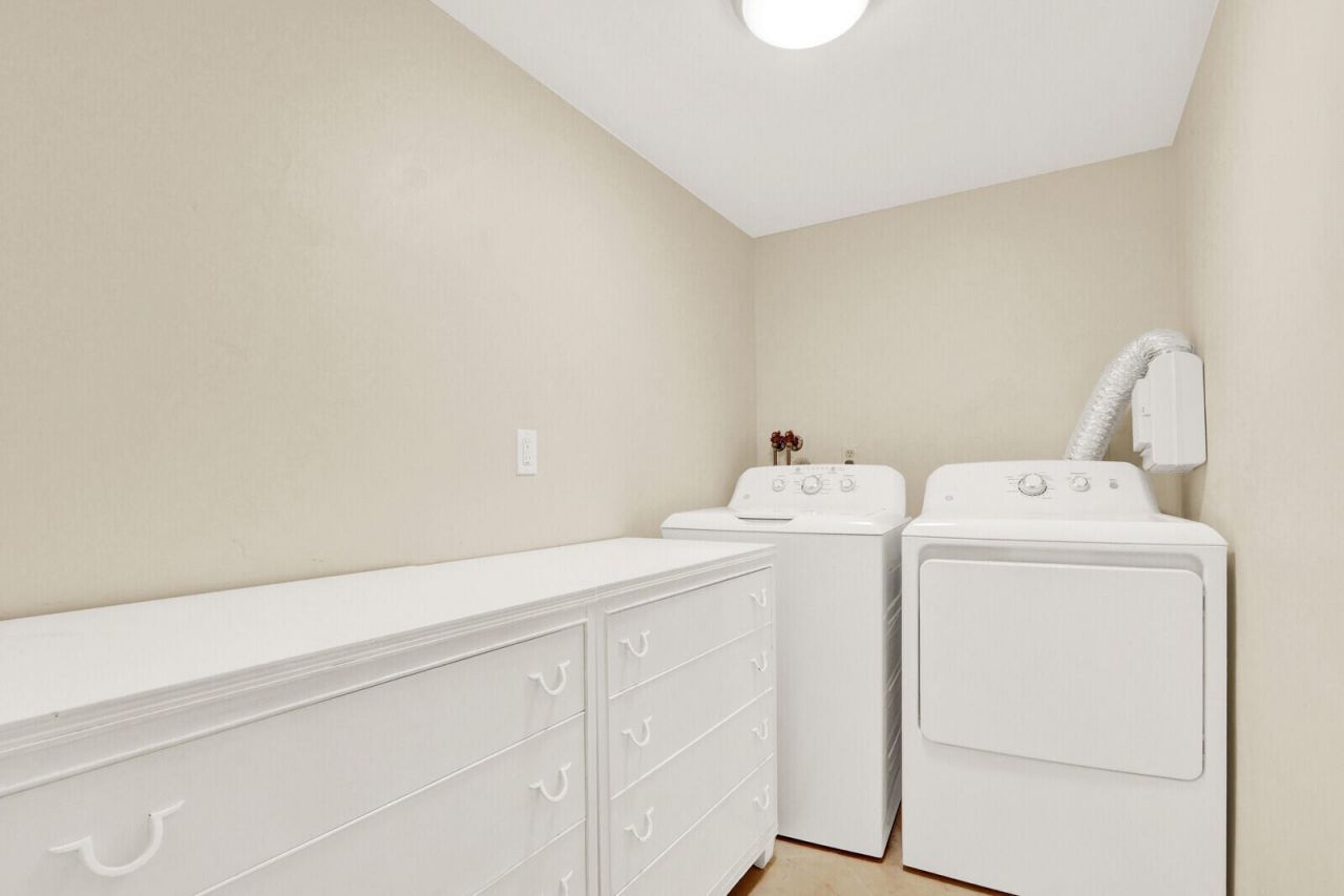 9 Westwood Avenue, Unit 102b, Tequesta, FL 33469 Photo