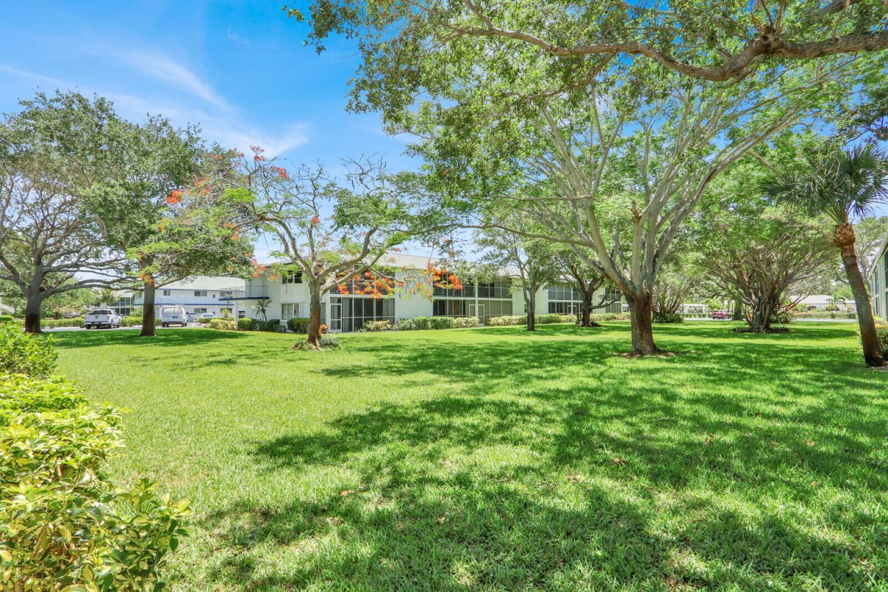 9 Westwood Avenue, Unit 102b, Tequesta, FL 33469 Photo