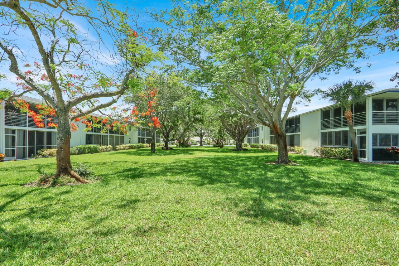 9 Westwood Avenue, Unit 102b, Tequesta, FL 33469 Photo