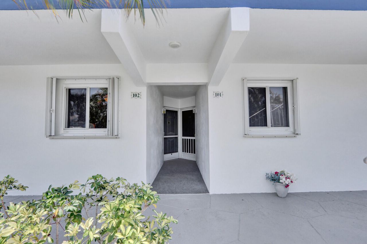 9 Westwood Avenue, Unit 102b, Tequesta, FL 33469 Photo