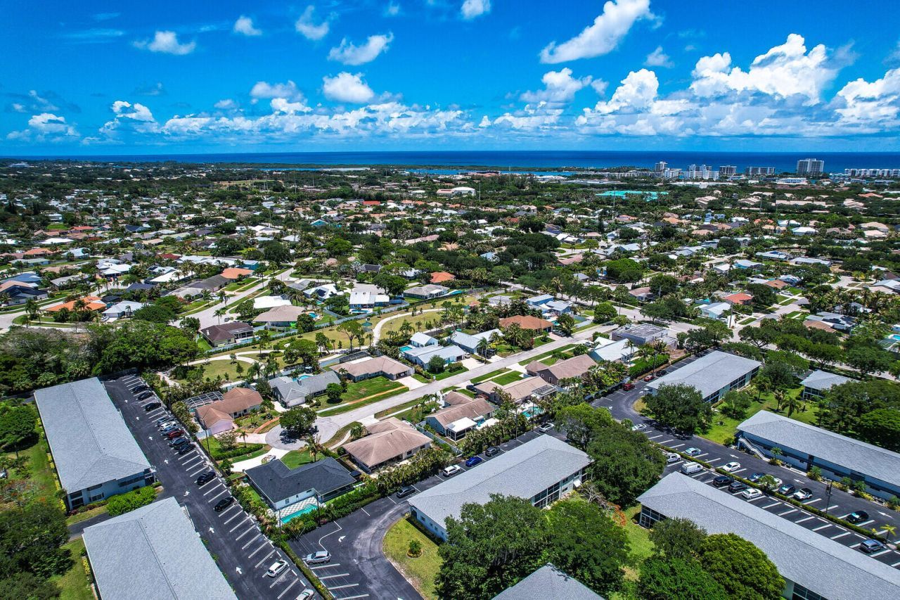 9 Westwood Avenue, Unit 102b, Tequesta, FL 33469 Photo