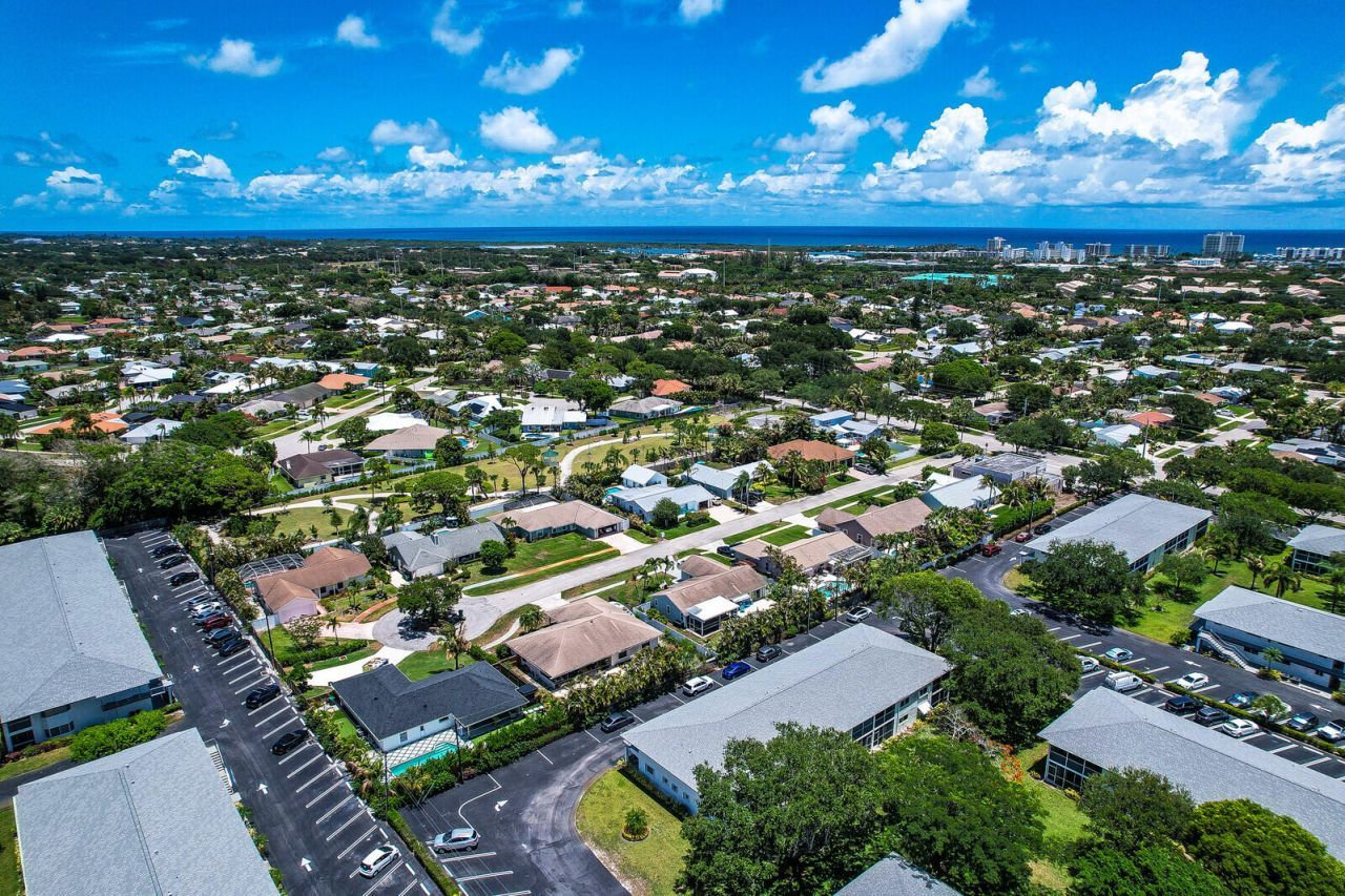 9 Westwood Avenue, Unit 102b, Tequesta, FL 33469 Photo