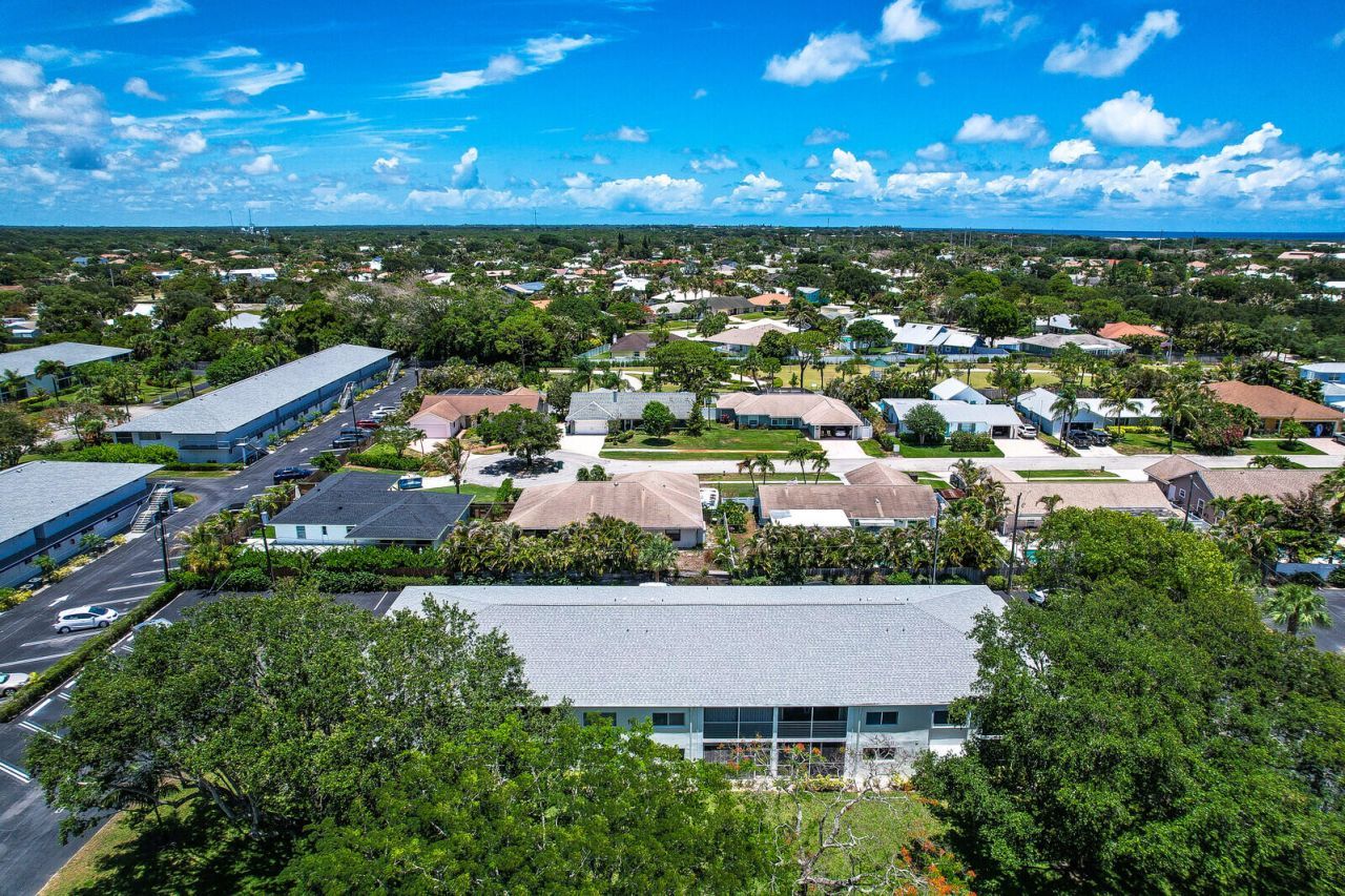 9 Westwood Avenue, Unit 102b, Tequesta, FL 33469 Photo