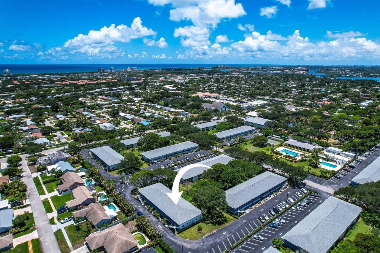 9 Westwood Avenue, Unit 102b, Tequesta, FL 33469 Photo
