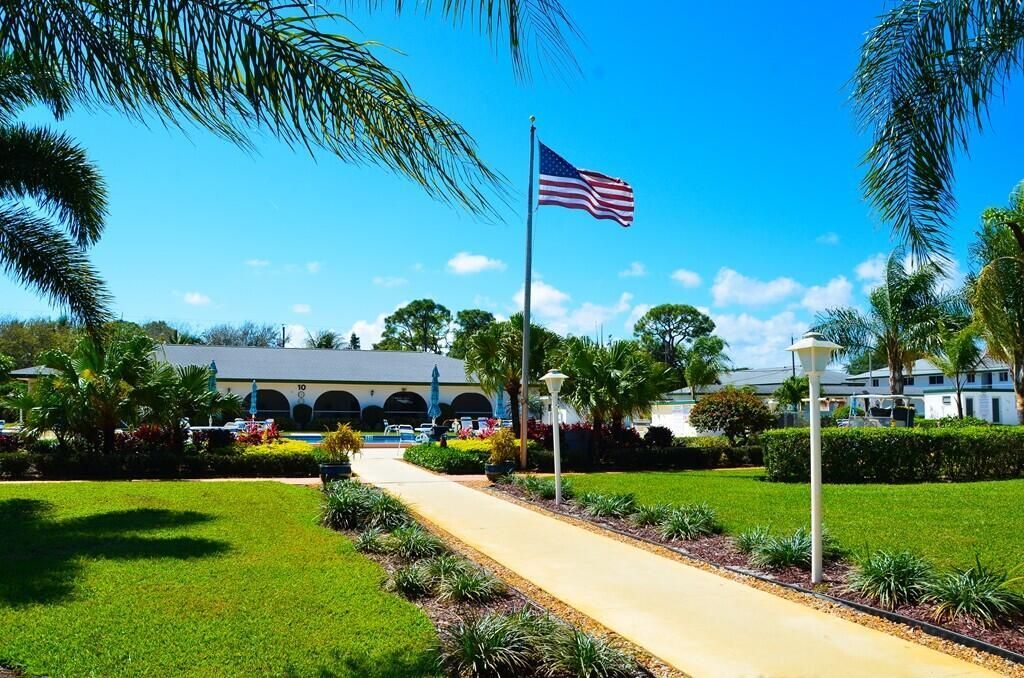 9 Westwood Avenue, Unit 102b, Tequesta, FL 33469 Photo
