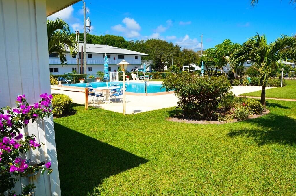 9 Westwood Avenue, Unit 102b, Tequesta, FL 33469 Photo