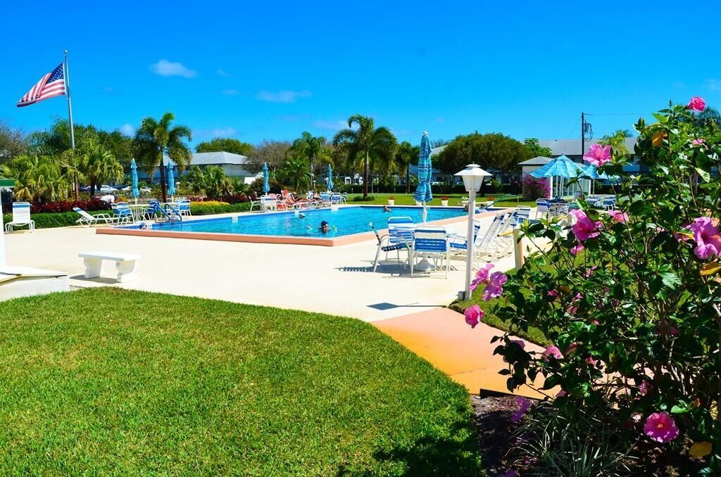 9 Westwood Avenue, Unit 102b, Tequesta, FL 33469 Photo