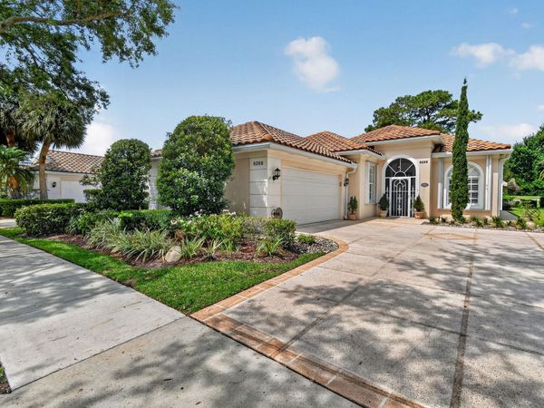 8268 SE Palm Hammock Lane, Hobe Sound, FL 33455