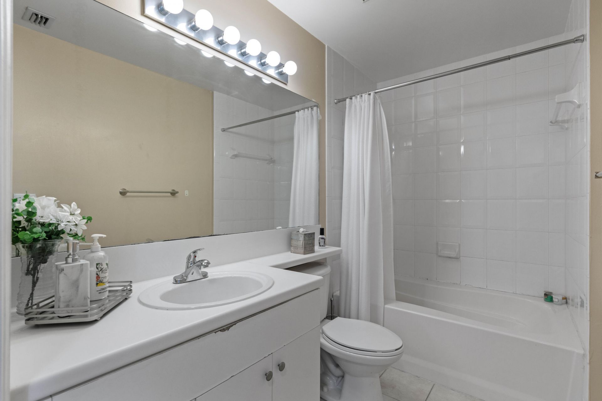 616 Clearwater Park Road, Unit 1103, West Palm Beach, FL 33401 Photo