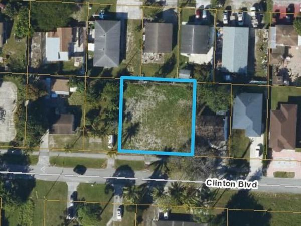 4599 Clinton Boulevard, Kenwood Estates, FL 33463