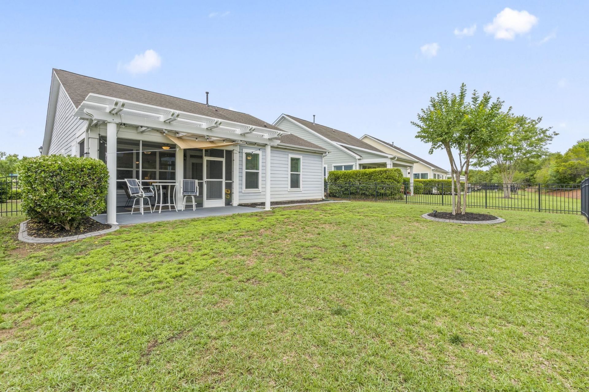 1941 Suncrest Dr. Photo 26