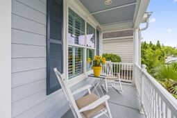 1941 Suncrest Dr. photo 4