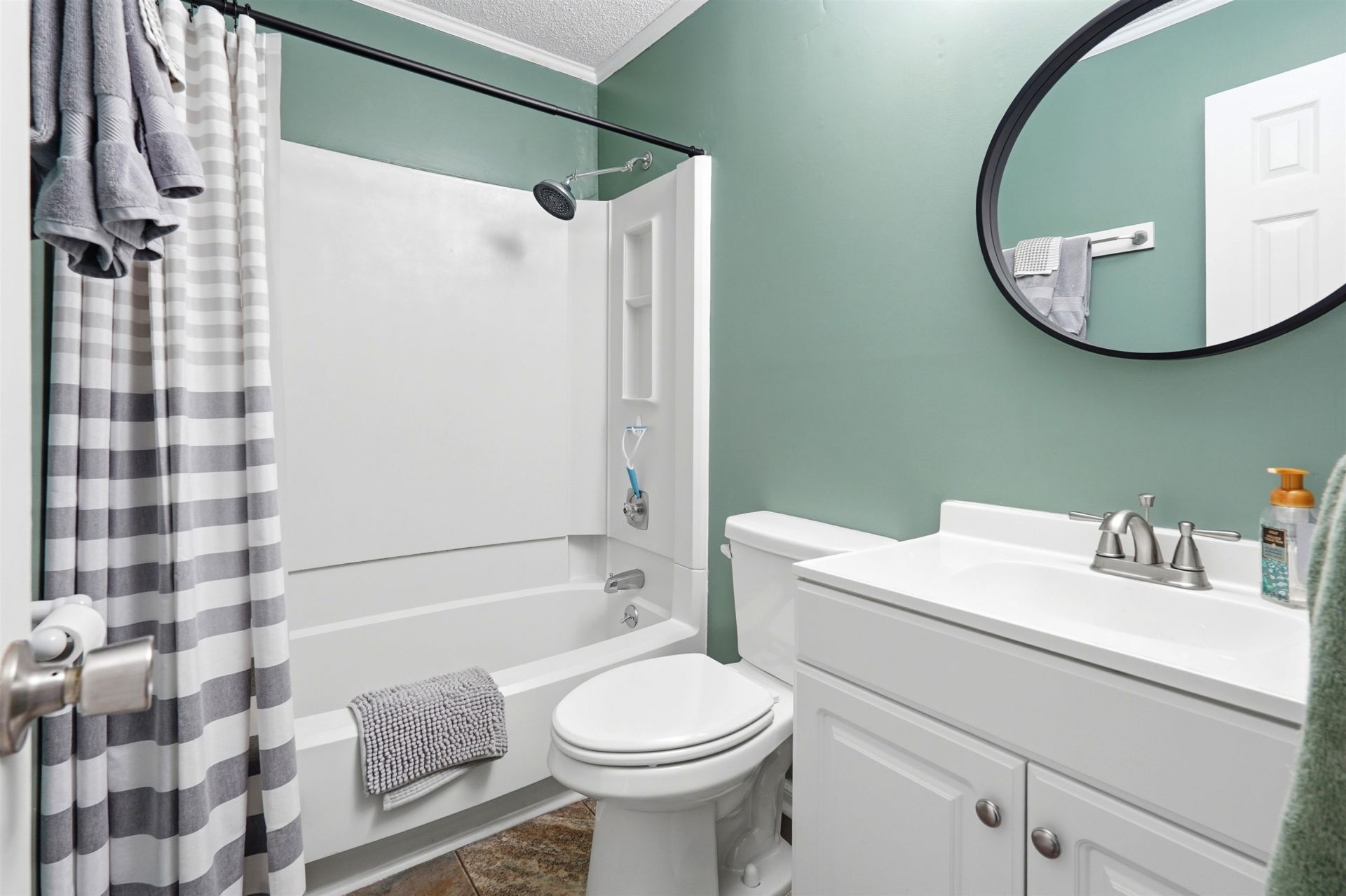 609 Hillside Dr.  Photo 7