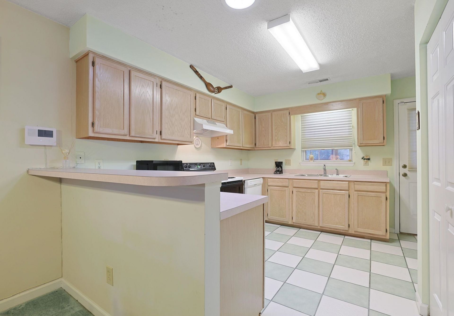 3974 Pinebrook Circle Photo 6