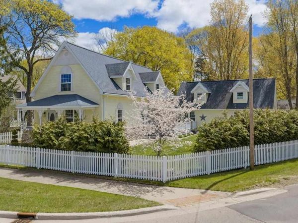239 W Cedar Street, Boyne City, MI 49712