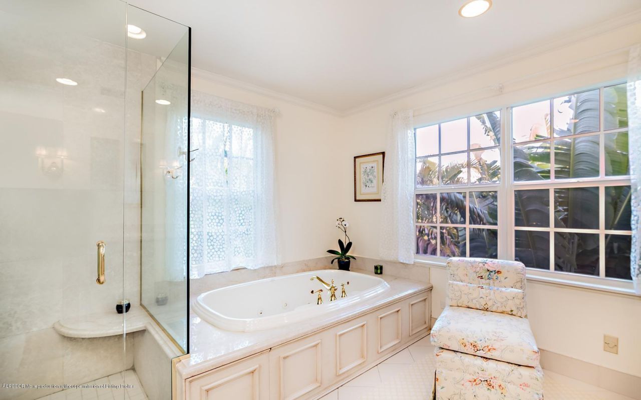 301 Ridgeview Drive, Palm Beach, FL 33480 Photo