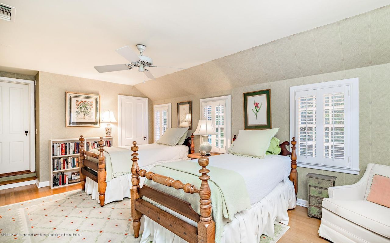 301 Ridgeview Drive, Palm Beach, FL 33480 Photo