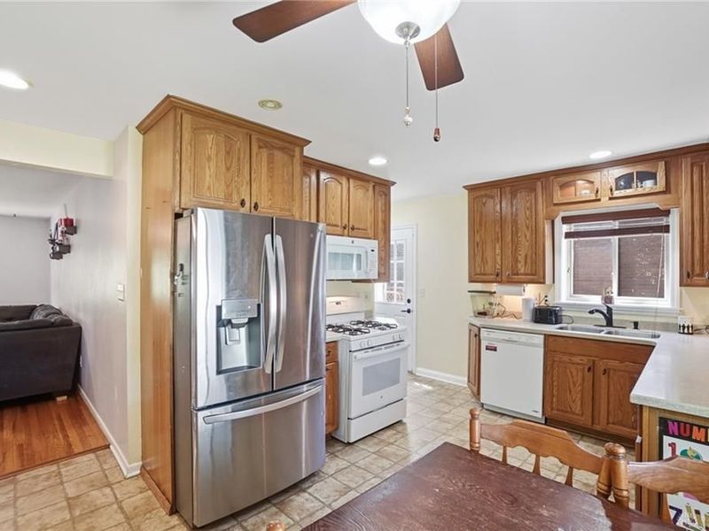 3853 Weirman Avenue, Green Township, OH 45211 Photo 12
