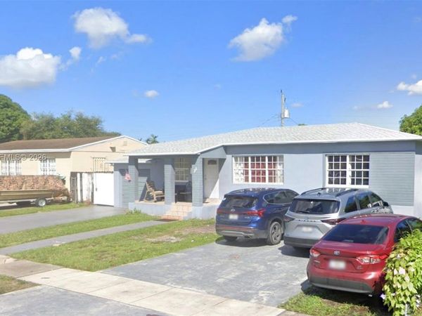 35 W 61st St , Hialeah, FL 33012