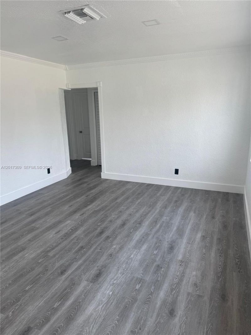 35 W 61st St , Hialeah, FL 33012 Photo
