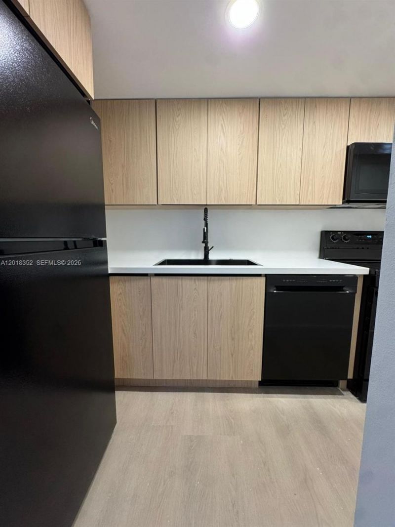 1200 West Ave, Unit 611, Miami Beach, FL 33139 Photo