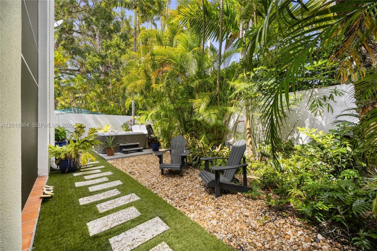2721 SW 22nd Ave, Unit C, Coconut Grove, FL 33133 Photo