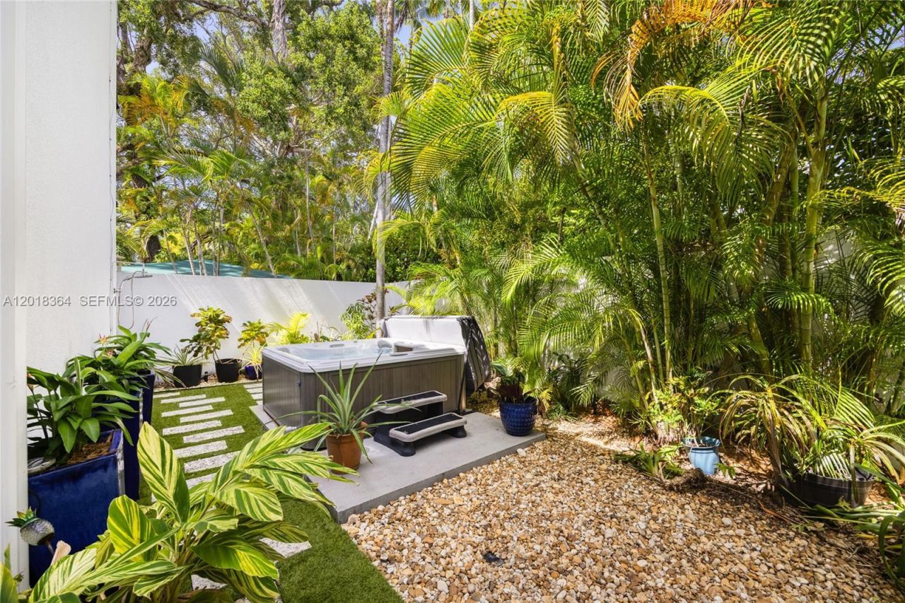 2721 SW 22nd Ave, Unit C, Coconut Grove, FL 33133 Photo